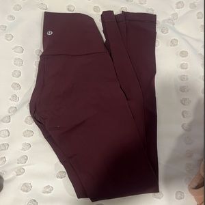 Maroon wunder under leggings